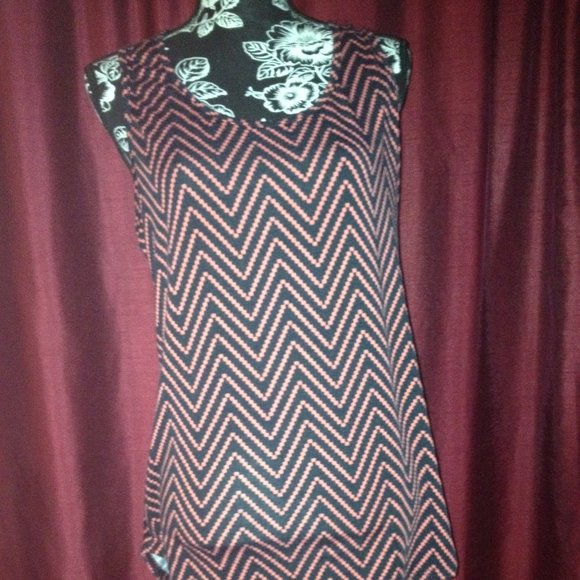 Free Kisses Red/Black Striped Tank w/Bow Detail - Picture 6 of 13